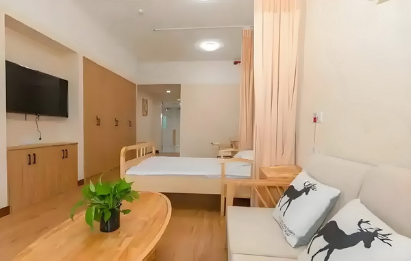 深圳入户2025政策_53岁朱茵住山里开破车？ 向感对未到迷茫来方